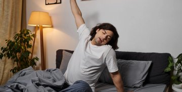 Emicrania al risveglio: cause e rimedi